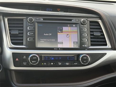 Used 2015 Toyota Highlander XLE image 15