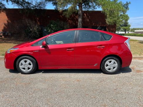 Used 2011 Toyota Prius One image 2