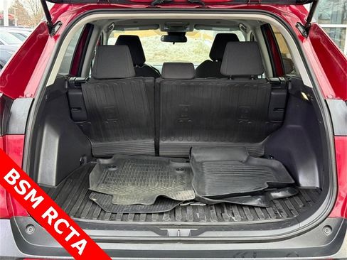 Used 2024 Toyota RAV4 LE image 9