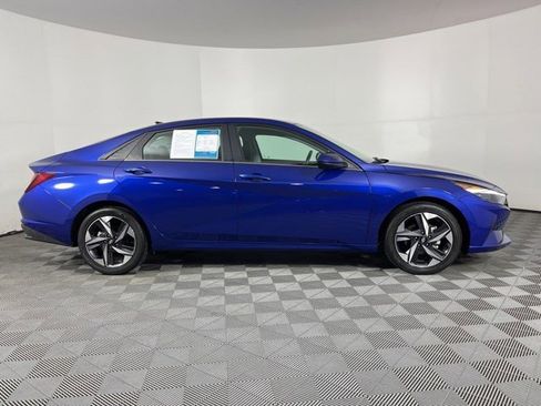 Used 2023 Hyundai Elantra SEL w/ Convenience Package FWD image 9