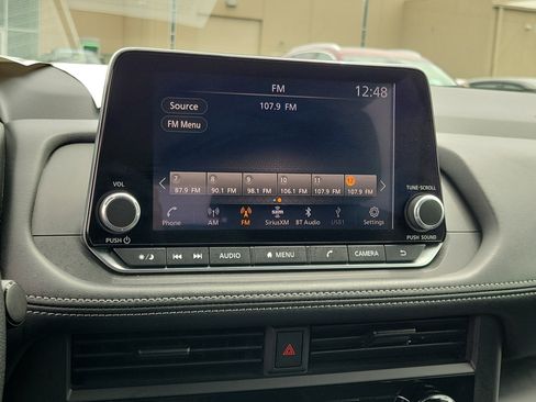 Used 2024 Nissan Rogue S AWD/4WD image 26