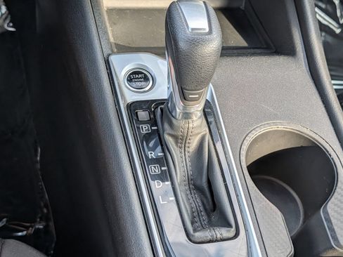 Used 2024 Nissan Altima 2.5 S FWD image 25