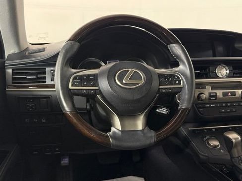 Used 2016 Lexus ES 350 w/ Luxury Package w/Wood Trim FWD image 24