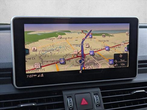 Used 2020 Audi Q5 e Premium Plus w/ Premium Plus Package image 13