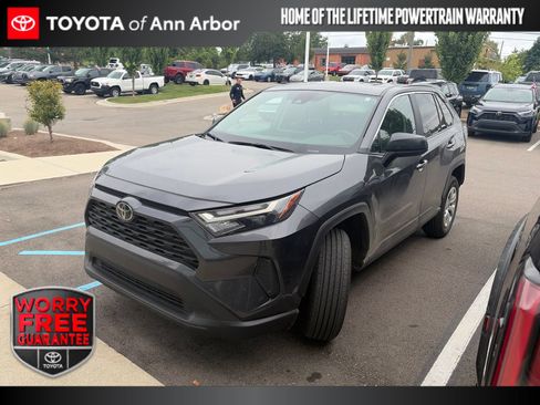 Used 2025 Toyota RAV4 LE AWD/4WD image 1
