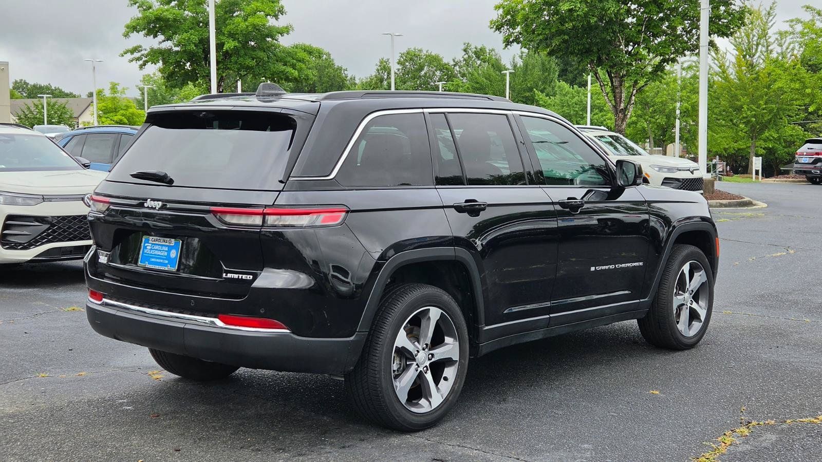 Used 2025 Jeep Grand Cherokee Limited w/ Luxury Tech Group II RWD image 5