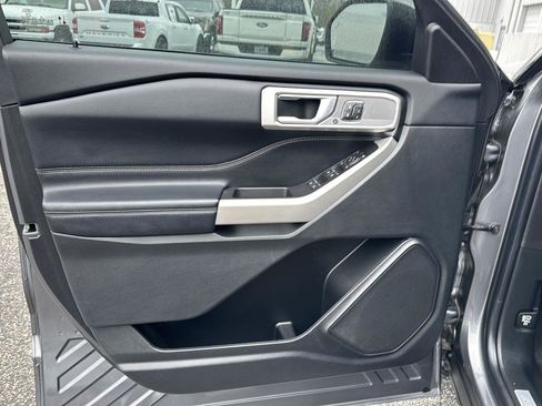 Certified 2022 Ford Explorer Limited w/ Equipment Group 301A image 14