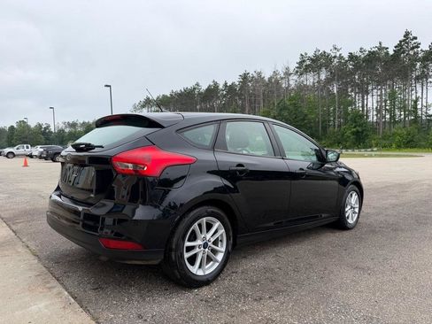 Used 2018 Ford Focus SE FWD image 4
