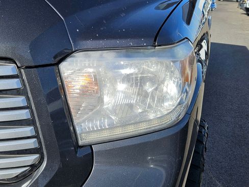 Used 2017 Toyota Tundra Platinum image 10