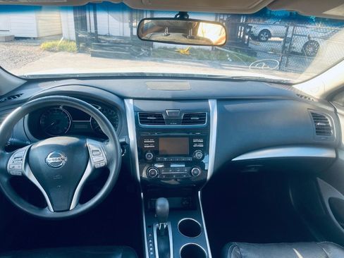 Used 2015 Nissan Altima 2.5 S w/ Special Edition Package FWD image 6