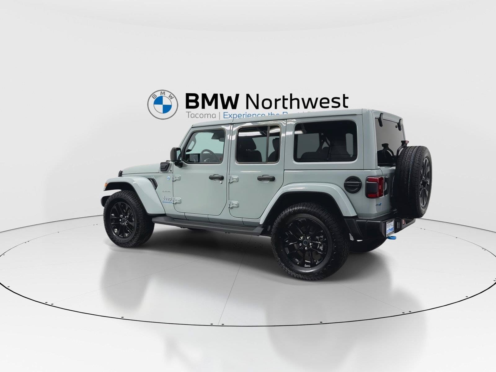Used 2024 Jeep Wrangler Unlimited Sahara AWD/4WD image 12