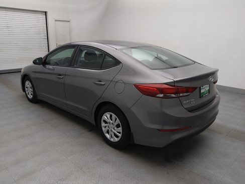 Used 2018 Hyundai Elantra SE image 3