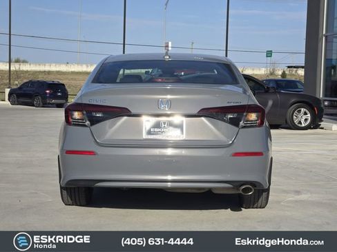 Used 2025 Honda Civic Sport image 6