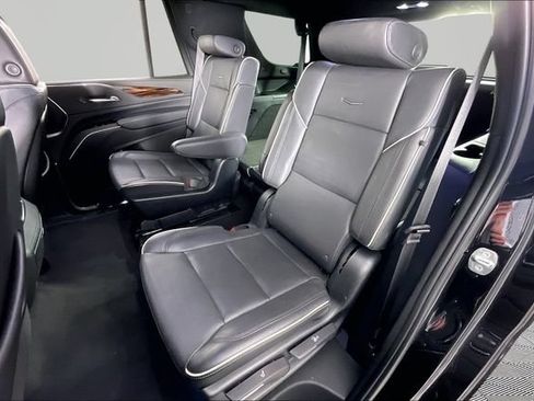 Used 2023 Cadillac Escalade Premium Luxury RWD image 19