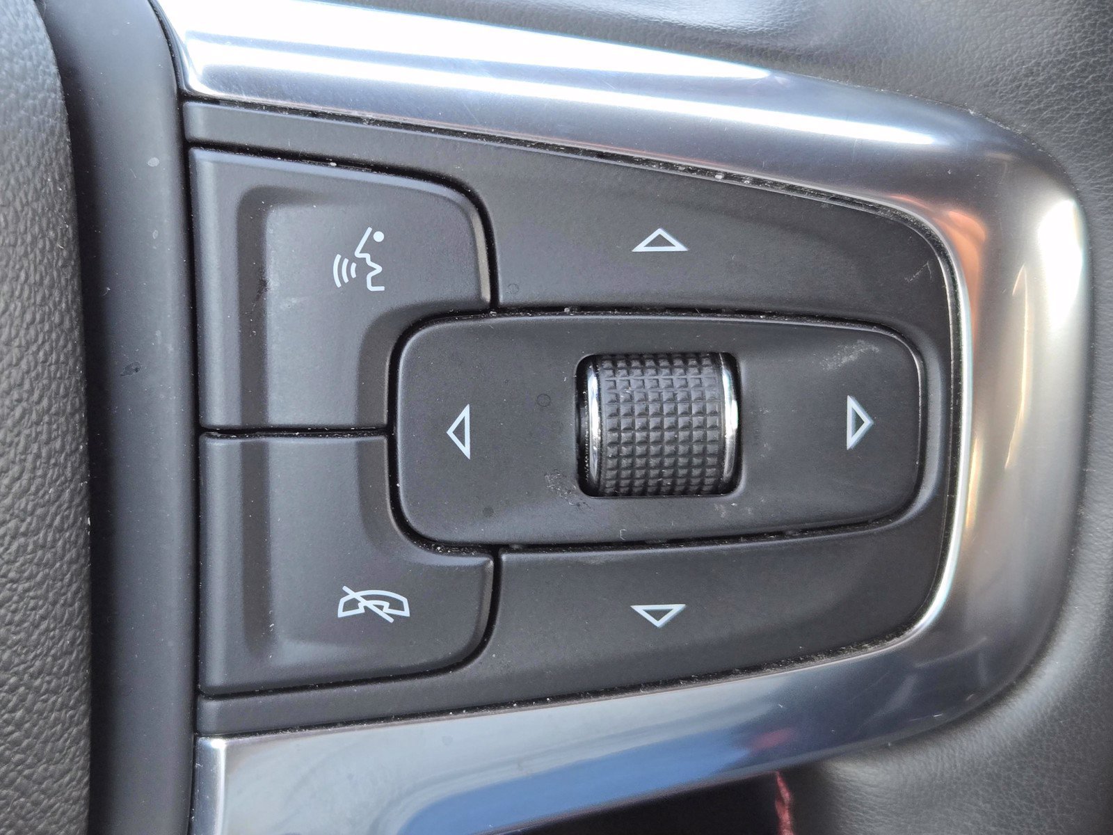 Used 2023 Chevrolet Blazer RS w/ Driver Confidence II Package FWD image 23