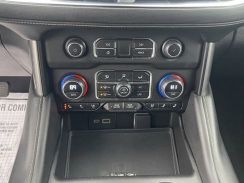 Used 2023 Chevrolet Suburban Premier image 20