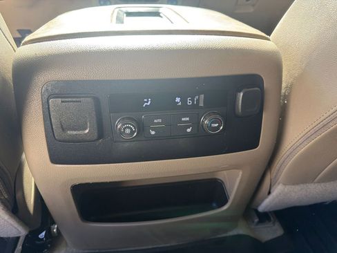 Used 2018 GMC Yukon SLT image 13