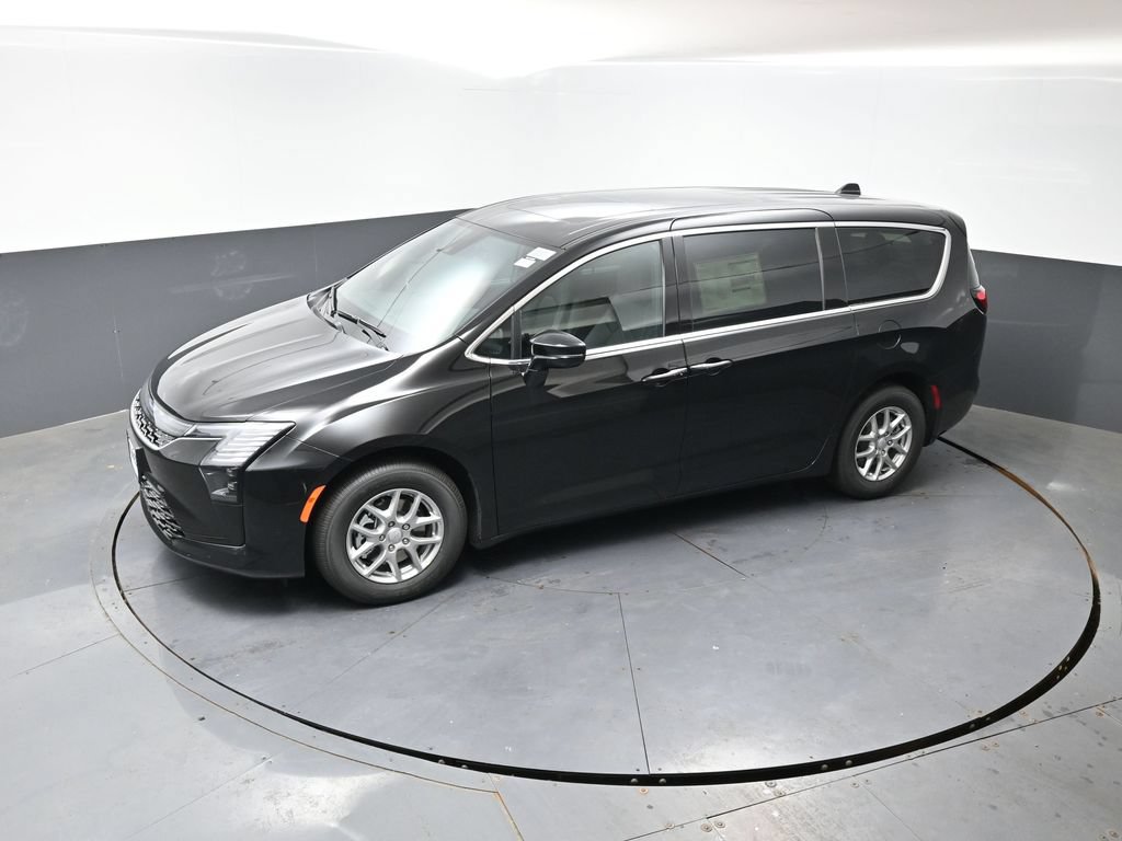 New 2027 Chrysler Pacifica Select w/ Family Tech Group FWD image 35