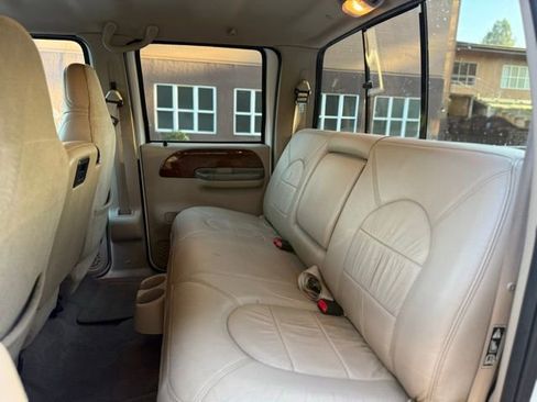 Used 2000 Ford F250 Lariat image 23