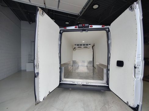 Used 2022 RAM ProMaster 2500 image 7