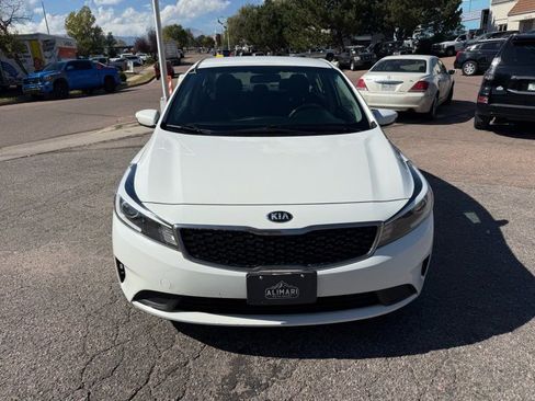 Used 2017 Kia Forte LX image 2