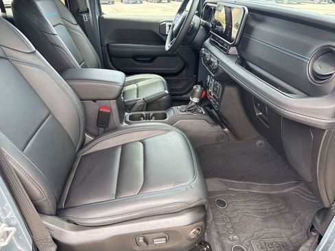 Used 2025 Jeep Wrangler Unlimited Rubicon 4xe AWD/4WD image 26