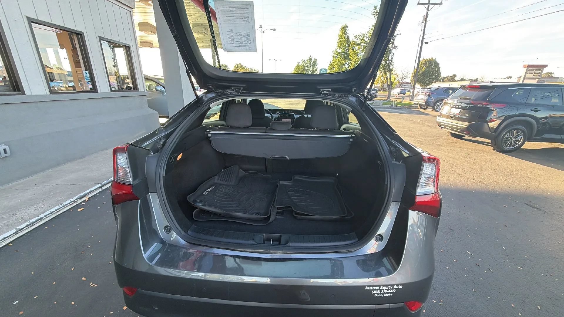 Used 2020 Toyota Prius LE AWD/4WD image 13