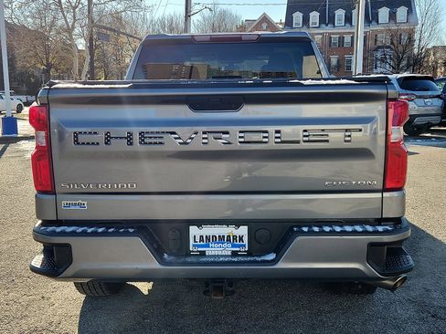 Used 2020 Chevrolet Silverado 1500 Custom w/ Custom Value Package image 5