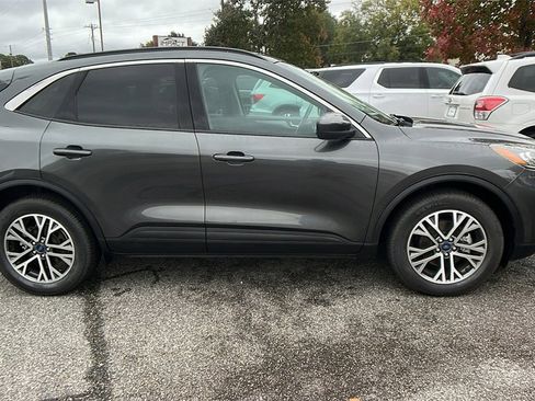 Used 2020 Ford Escape SEL image 4