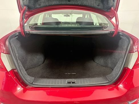 Used 2019 Nissan Sentra FWD image 27