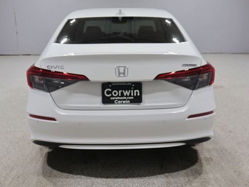 Used 2024 Honda Civic Touring image 4