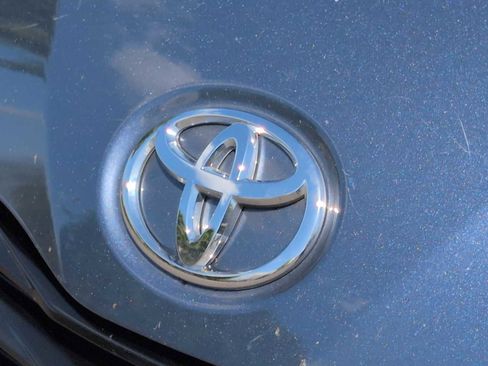 Used 2014 Toyota Sienna LE FWD image 12