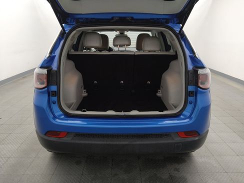 Used 2019 Jeep Compass Latitude FWD image 29