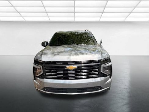 Used 2025 Chevrolet Tahoe High Country AWD/4WD image 4