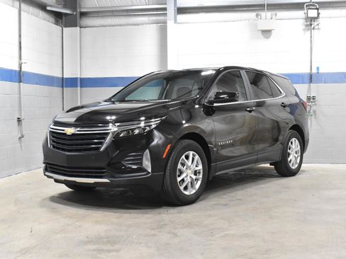 Used 2024 Chevrolet Equinox LT w/ LPO, Floor Liner Package FWD image 4