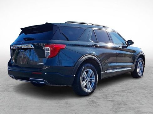 Certified 2022 Ford Explorer XLT w/ Equipment Group 202A image 6