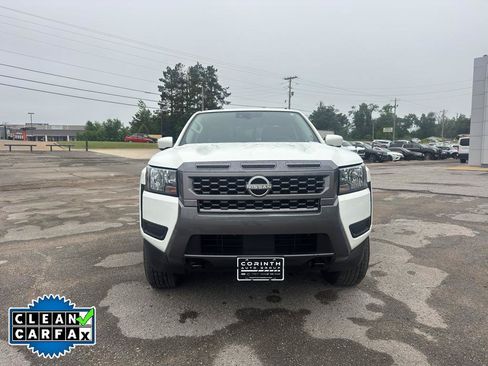 Used 2025 Nissan Frontier SV AWD/4WD image 2