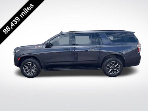 Used 2023 Chevrolet Suburban Z71 w/ Luxury Package AWD/4WD image 3
