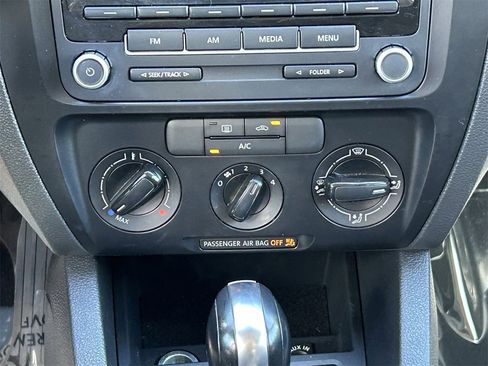 Used 2013 Volkswagen Jetta S image 19
