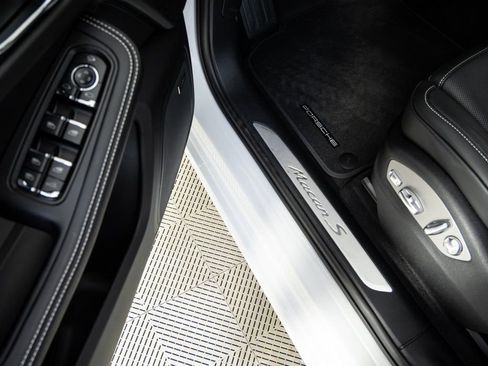 New 2026 Porsche Macan S image 8