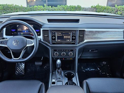 Used 2023 Volkswagen Atlas Cross Sport SE image 21