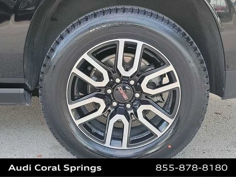 Used 2023 GMC Yukon XL AT4 w/ AT4 Premium Package AWD/4WD image 16
