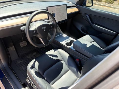 Used 2021 Tesla Model Y Long Range AWD/4WD image 16