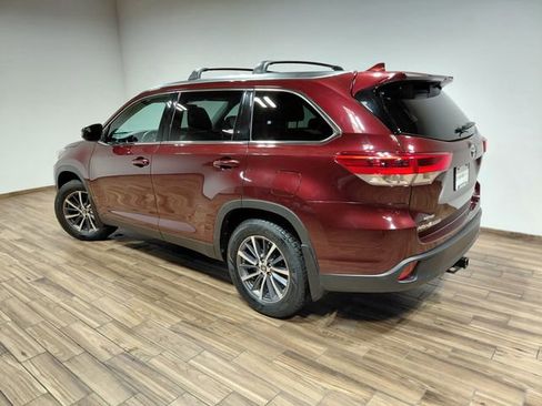 Used 2019 Toyota Highlander XLE AWD/4WD image 21