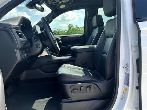 Used 2023 Chevrolet Tahoe Z71 w/ Luxury Package AWD/4WD image 27