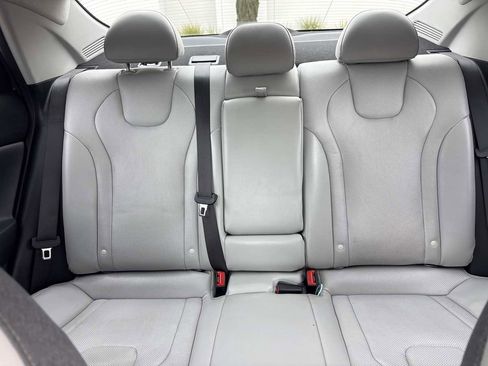 Used 2021 Hyundai Elantra Limited FWD image 34
