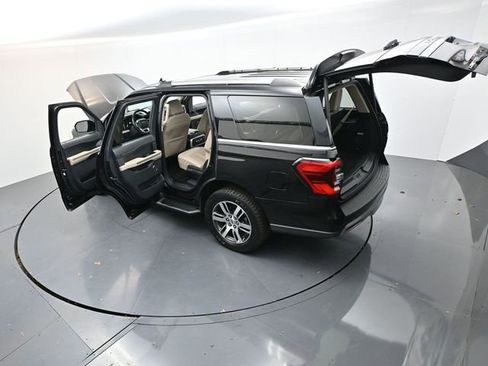Used 2022 Ford Expedition Limited image 41