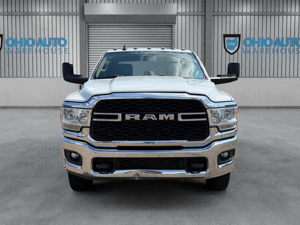 Used 2019 RAM 3500 Tradesman w/ Chrome Appearance Group AWD/4WD image 2