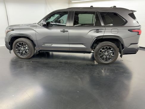 Used 2024 Toyota Sequoia Platinum image 2