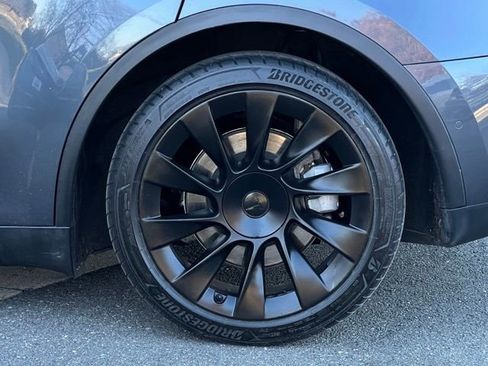 Used 2021 Tesla Model Y Long Range image 26